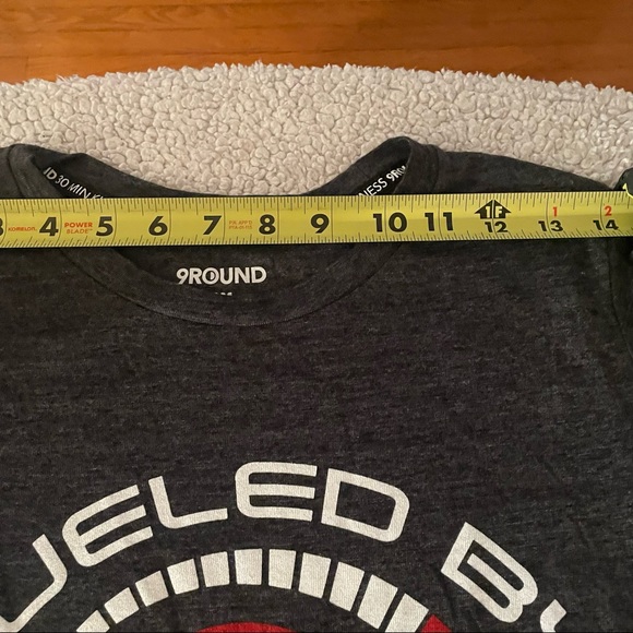 9 Round T-Shirt - Picture 5 of 6